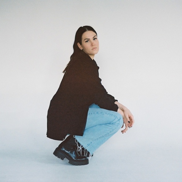 Meet your Posher, Rebecca - Picture 1 of 1